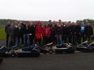Enterrement de vie de jeune fille karting